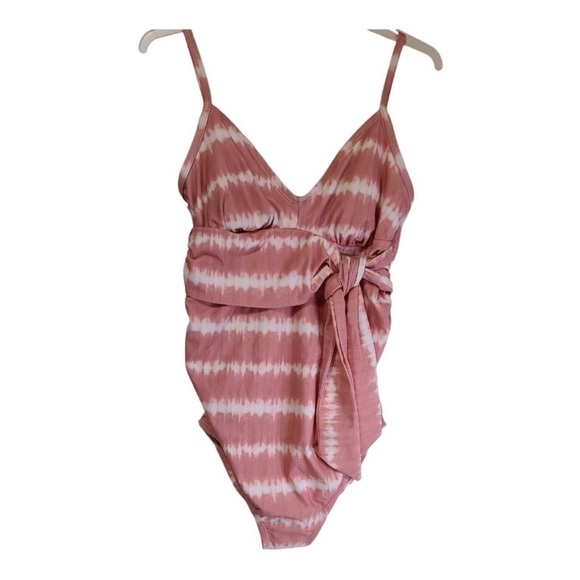 Pink Blush and Ingrid & Isabel maternity swimsuits Large - Picture 5 of 7
